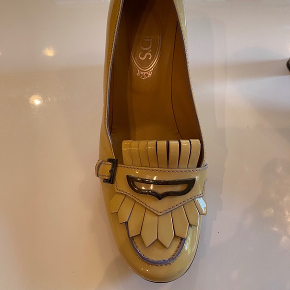 Tod's Noah Patent Leather Fringe Kiltie Heels - Picture 4 of 6